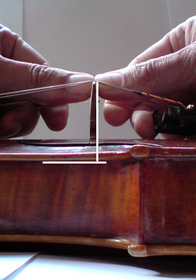 So wird im Geigenbau der Steg richtig verstellt